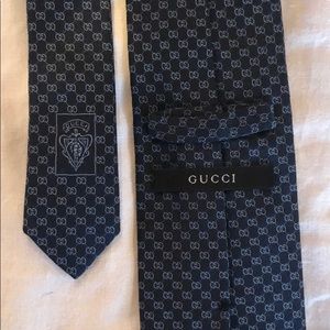 Gucci Tie 100% Silk (Gucci Logo Pattern)